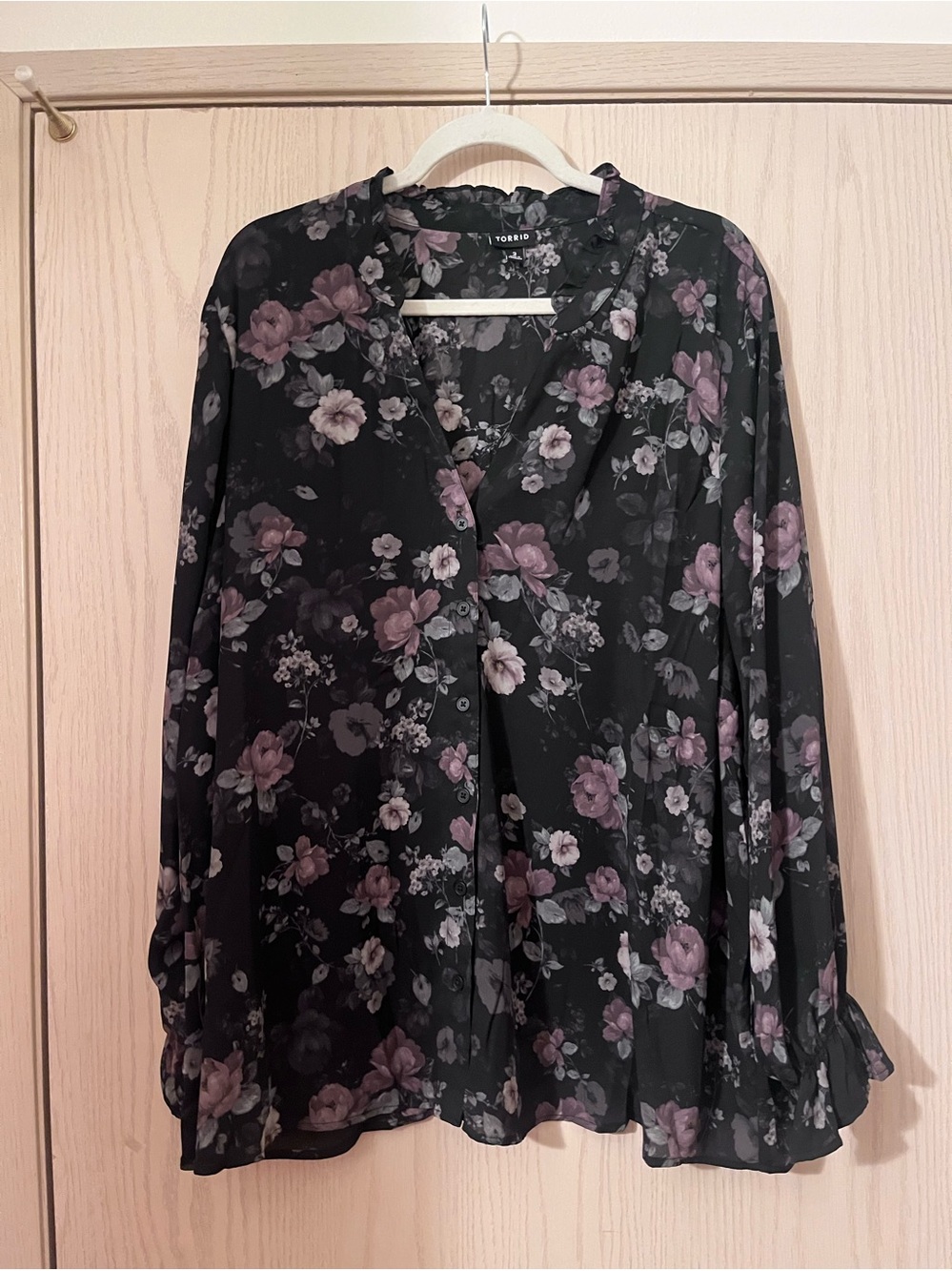 torrid Black Floral V-Neck Button Blouse with Mauve Flowers